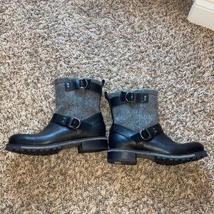 Woolrich Black Leather and Gray Felt Mid-Calf Buckle Boots